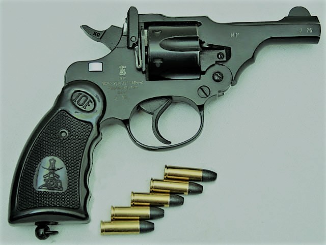 IOF 32 Revolver with S&W (L) cartridges (Anupam Kamal, Public domain, via Wikimedia Commonshttps://commons.wikimedia.org/wiki/File:IOF-32-REV-1.JPG)